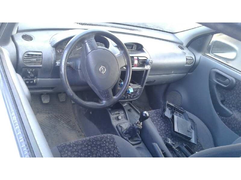 opel corsa c del año 2002