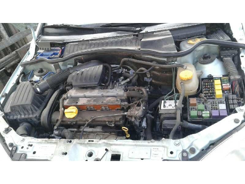 opel corsa c del año 2002