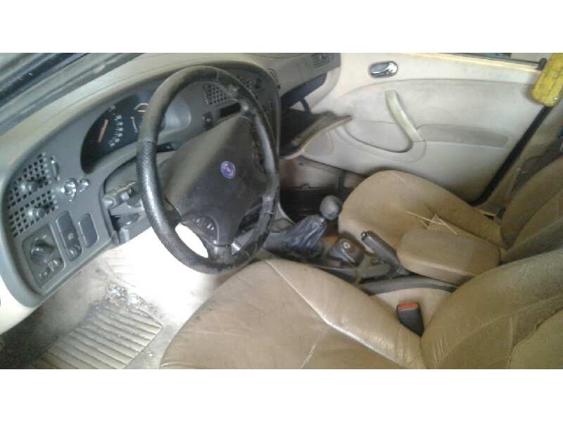 saab 9-5 sedán del año 1999