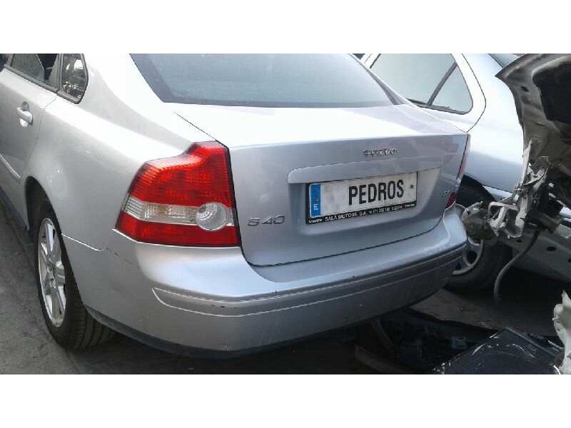 volvo s40 berlina del año 2004