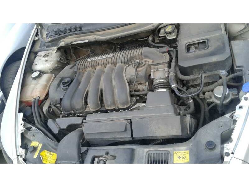 volvo s40 berlina del año 2004
