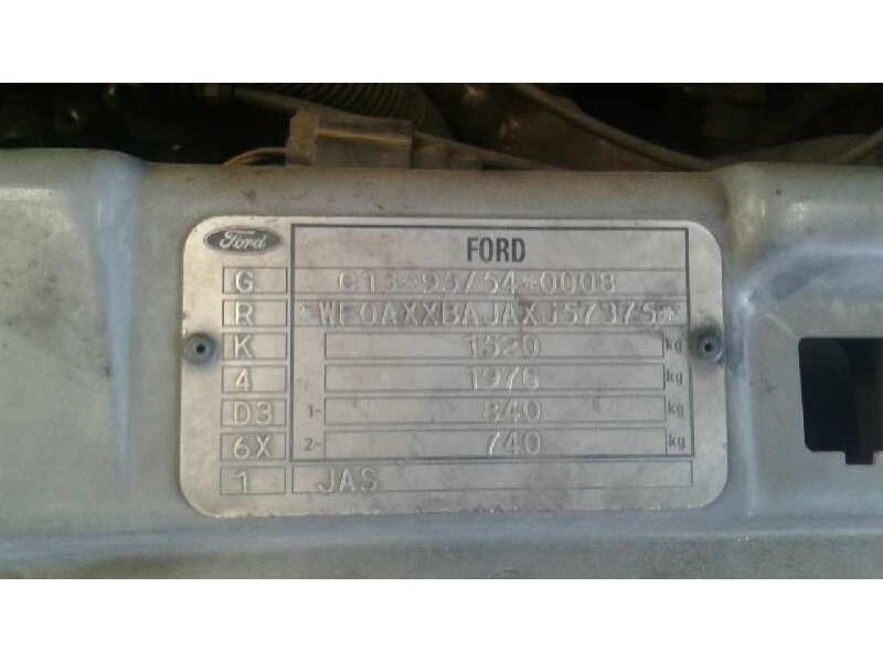 ford fiesta berlina del año 1999