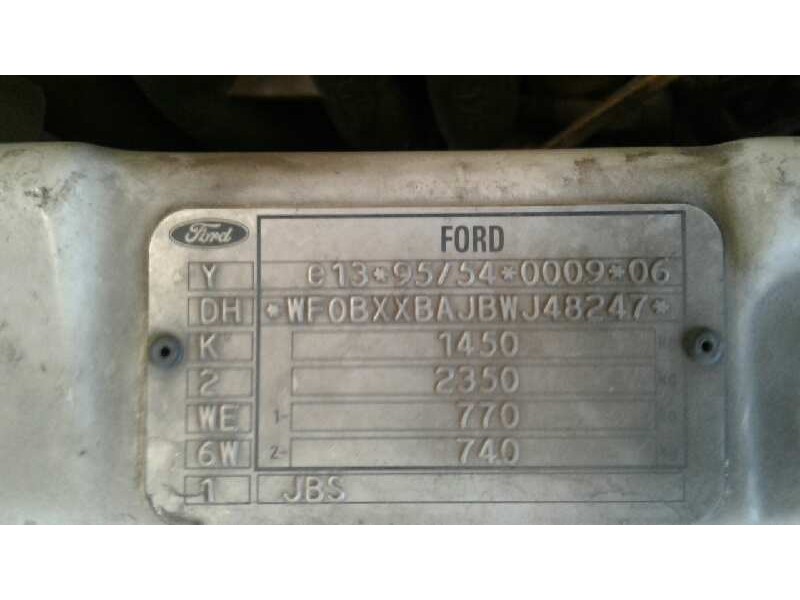 ford fiesta berlina del año 1998