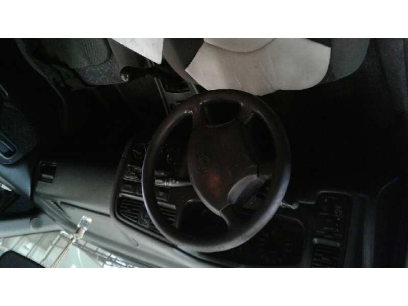 nissan primera berlina (p11) del año 1997