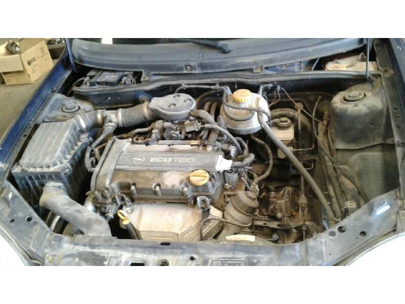 opel corsa b del año 2000