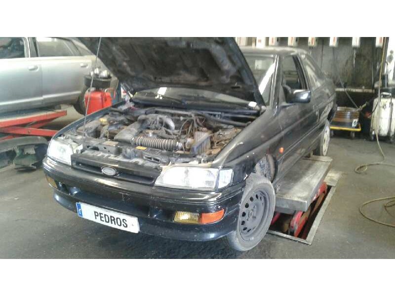 ford escort berlina/turnier del año 1992