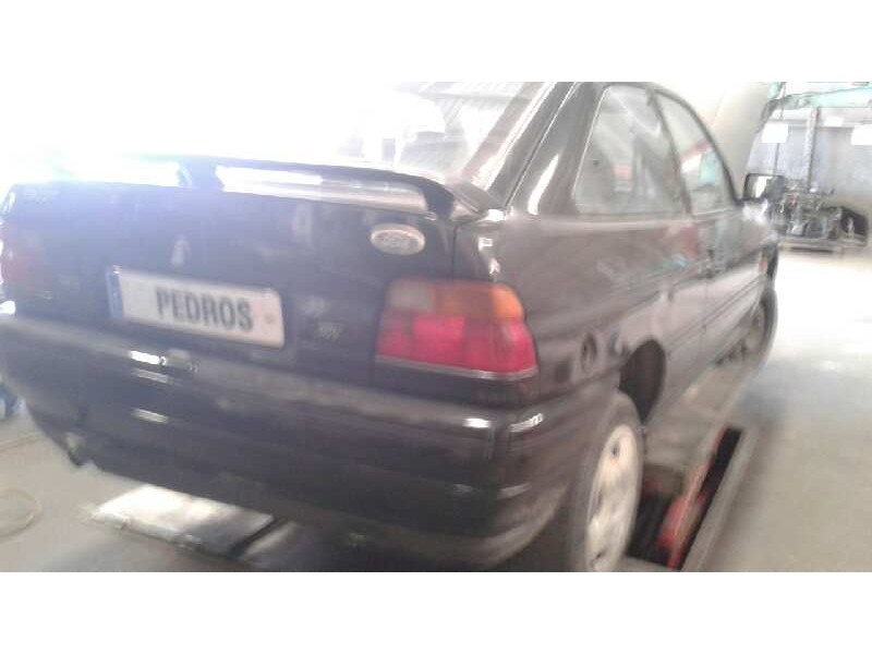 ford escort berlina/turnier del año 1992