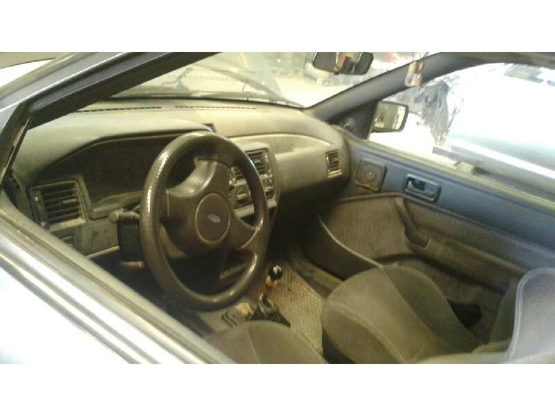 ford escort berlina/turnier del año 1992