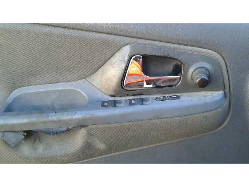 seat cordoba berlina (6k2) del año 2002