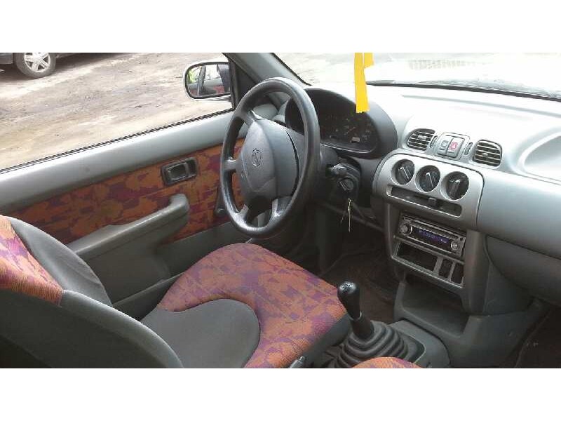 nissan micra (k11) del año 2000
