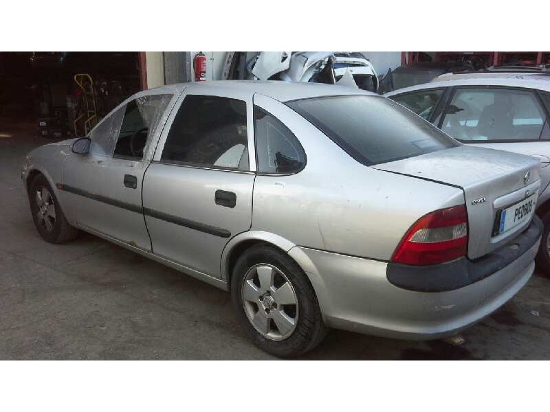 opel vectra b berlina del año 1999