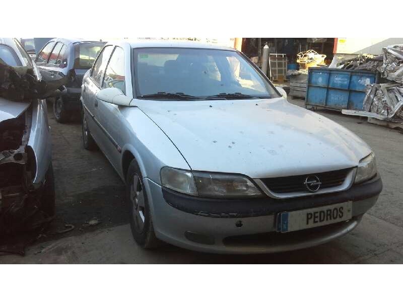 opel vectra b berlina del año 1999