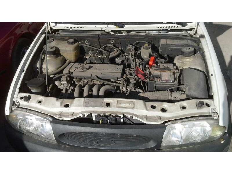 ford fiesta berlina del año 1996