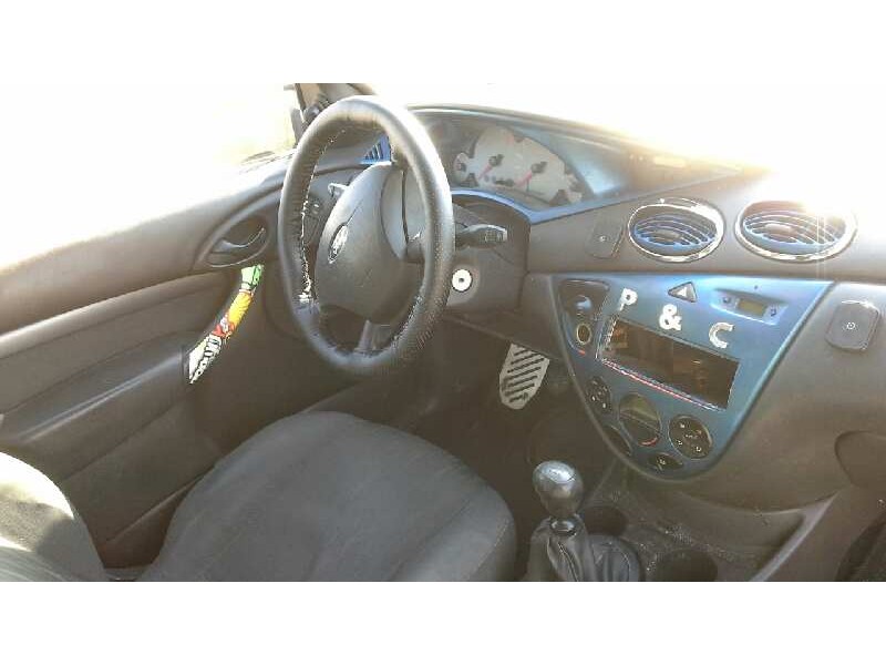 ford focus berlina (cak) del año 2004