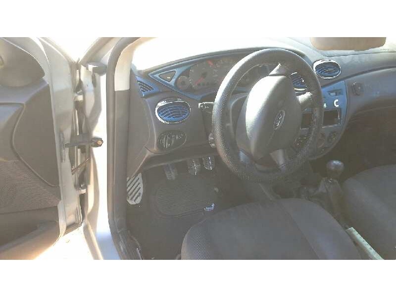 ford focus berlina (cak) del año 2004