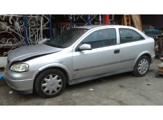 opel astra g berlina del año 2000