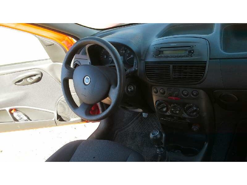 fiat punto berlina (188) del año 2005