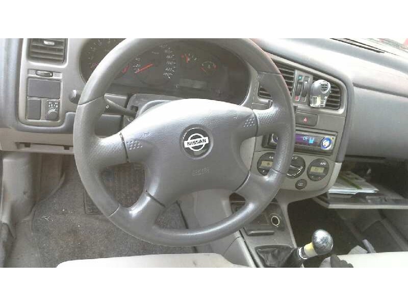 nissan primera berlina (p11) del año 2001