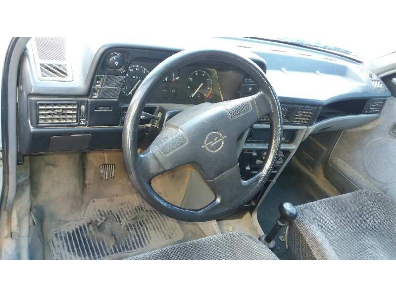 opel kadett e del año 1988