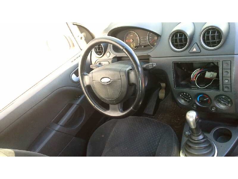 ford fiesta (cbk) del año 2005