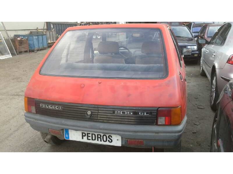 peugeot 205 berlina del año 1987