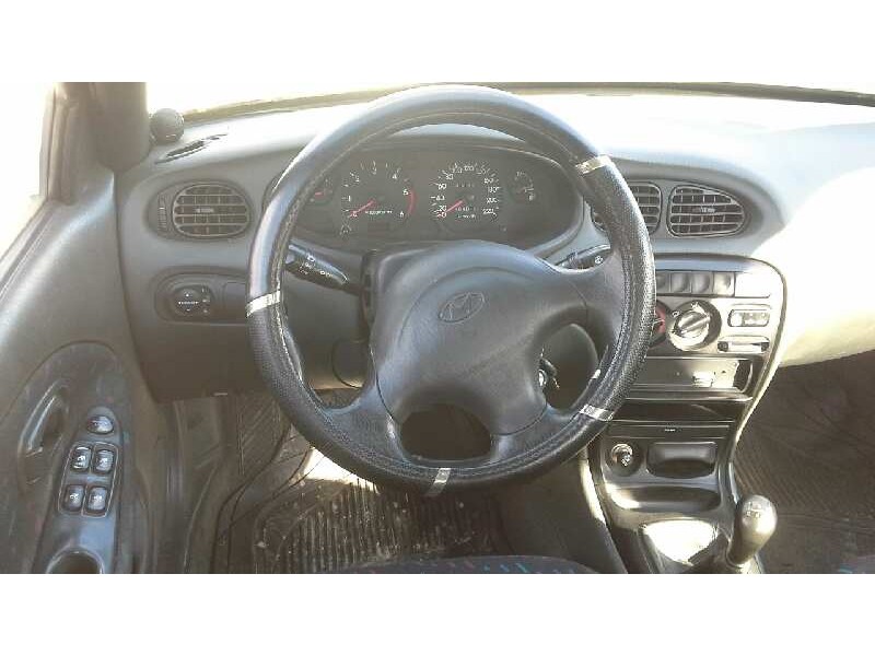 hyundai lantra berlina (rd) del año 1999
