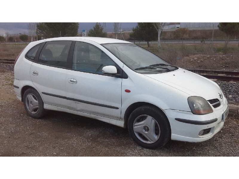 nissan almera tino (v10m) del año 2000