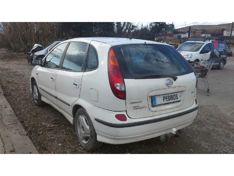 nissan almera tino (v10m) del año 2000