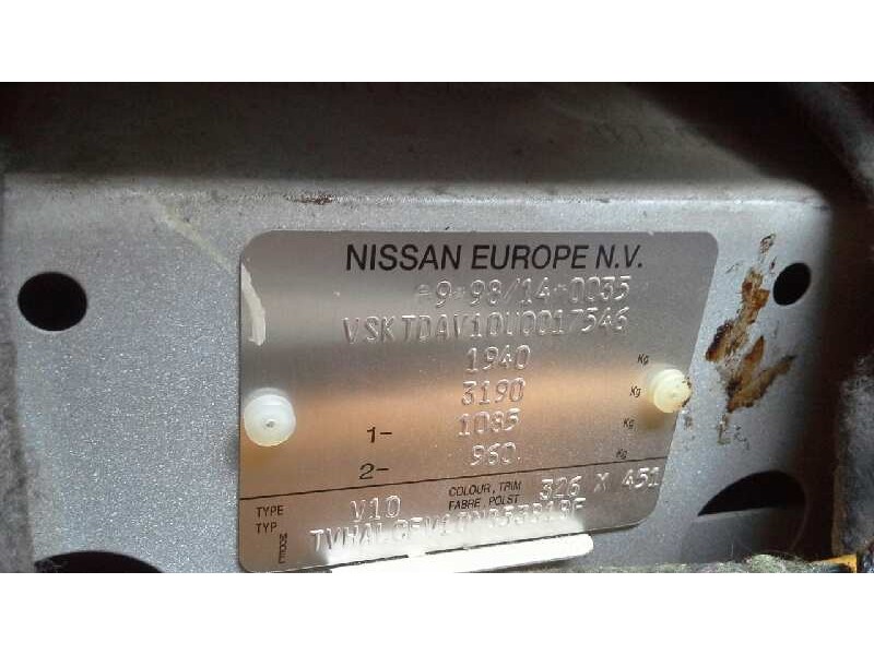 nissan almera tino (v10m) del año 2000