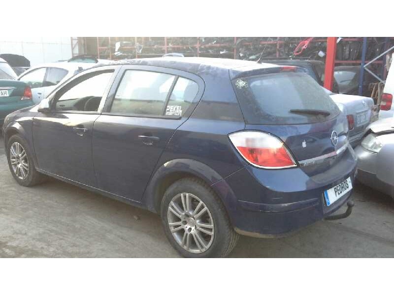 opel astra h berlina del año 2005