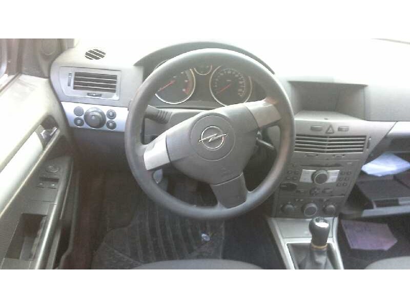 opel astra h berlina del año 2005