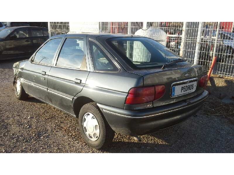 ford escort berlina/turnier del año 1994