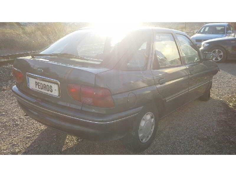 ford escort berlina/turnier del año 1994