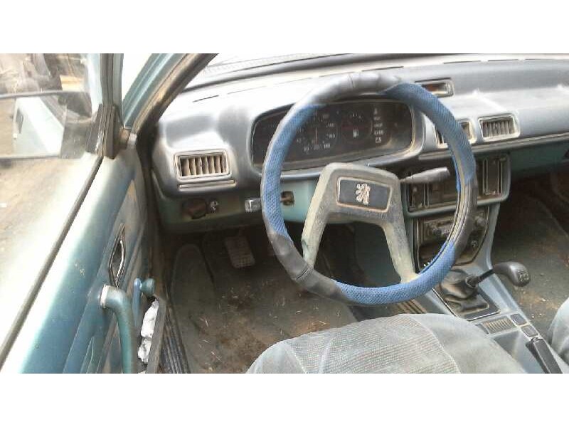 peugeot 505 berlina del año 1983