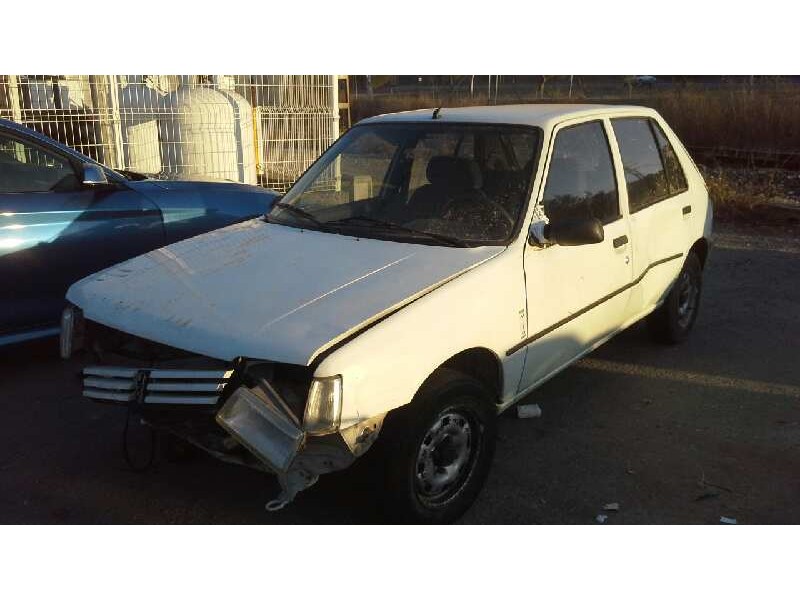 peugeot 205 berlina del año 1995