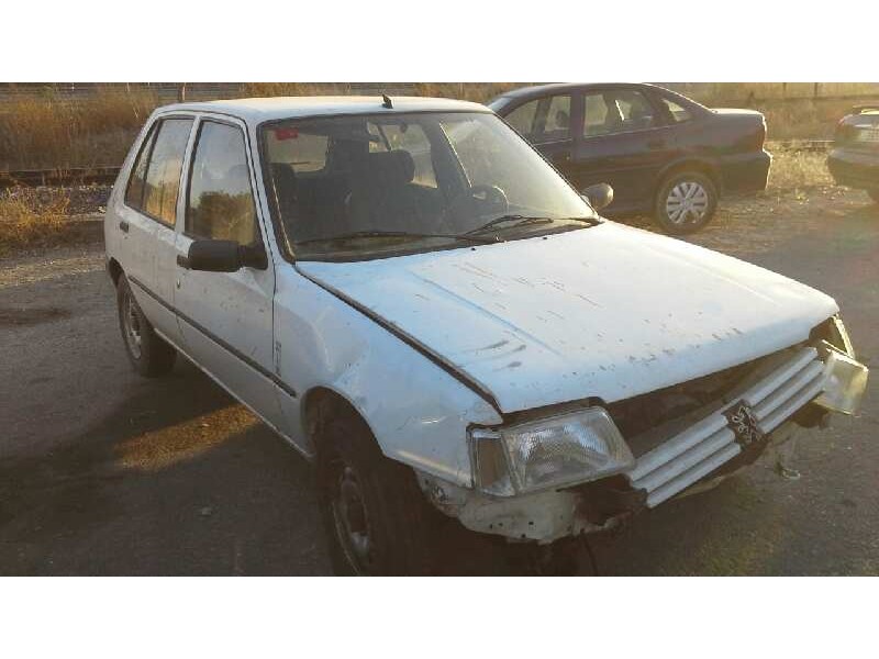 peugeot 205 berlina del año 1995