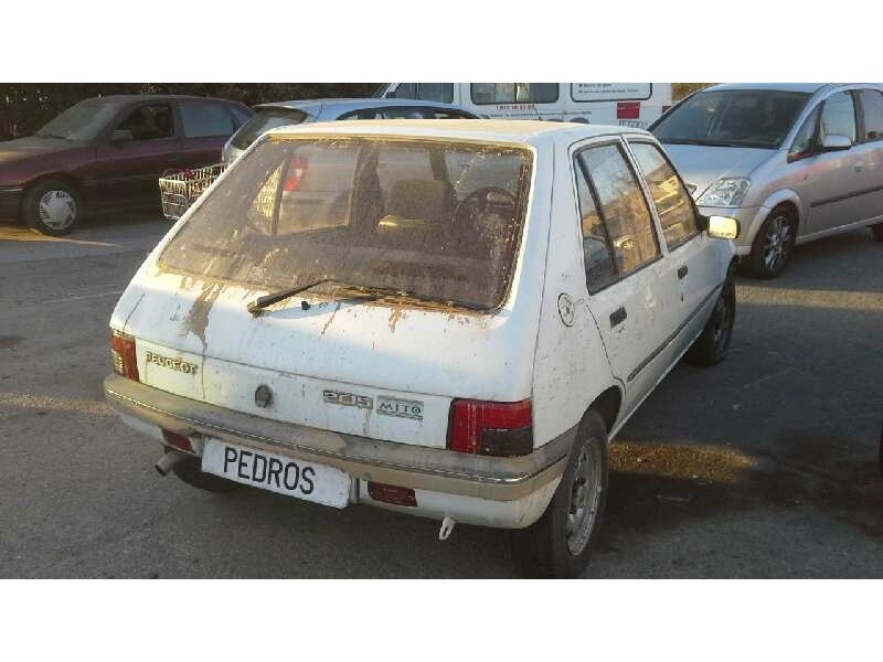 peugeot 205 berlina del año 1995