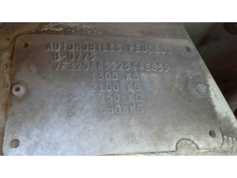 peugeot 205 berlina del año 1995