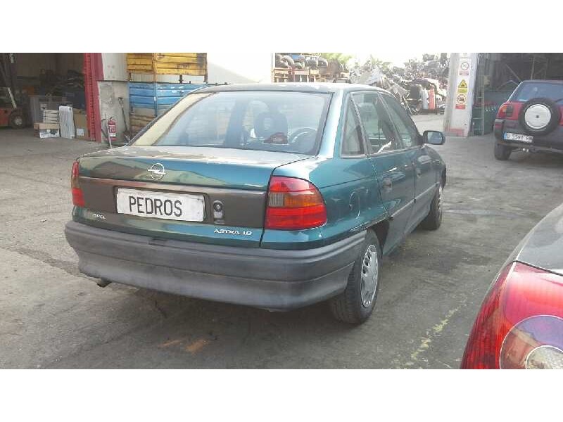 opel astra f berlina del año 1997