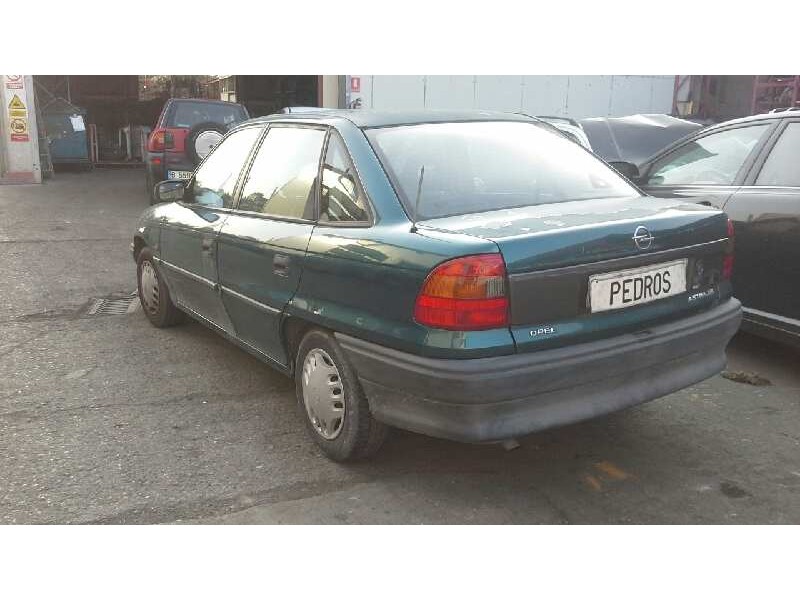 opel astra f berlina del año 1997