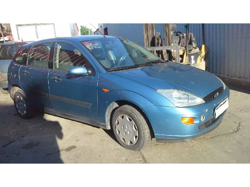 ford focus berlina (cak) del año 2000