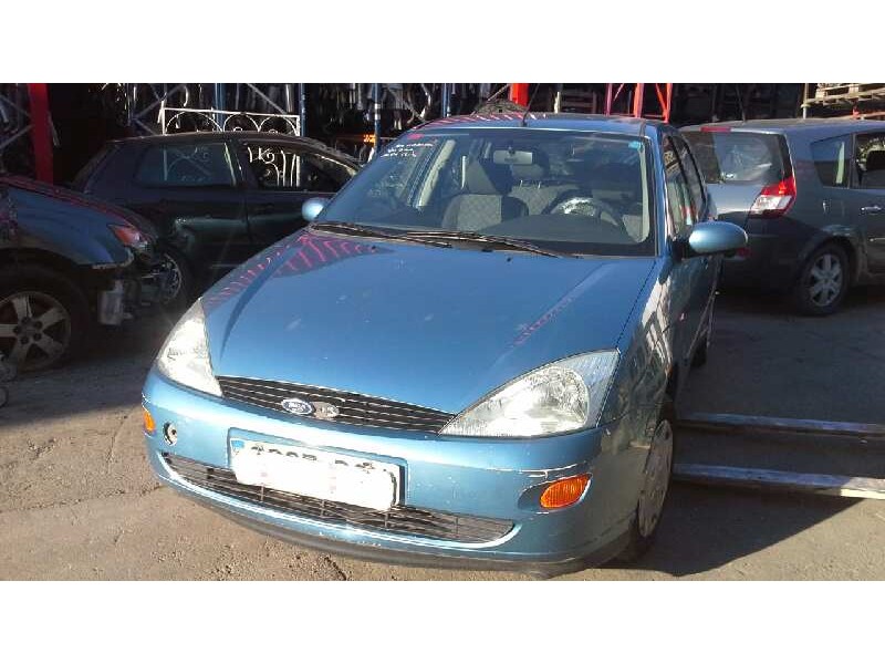 ford focus berlina (cak) del año 2000
