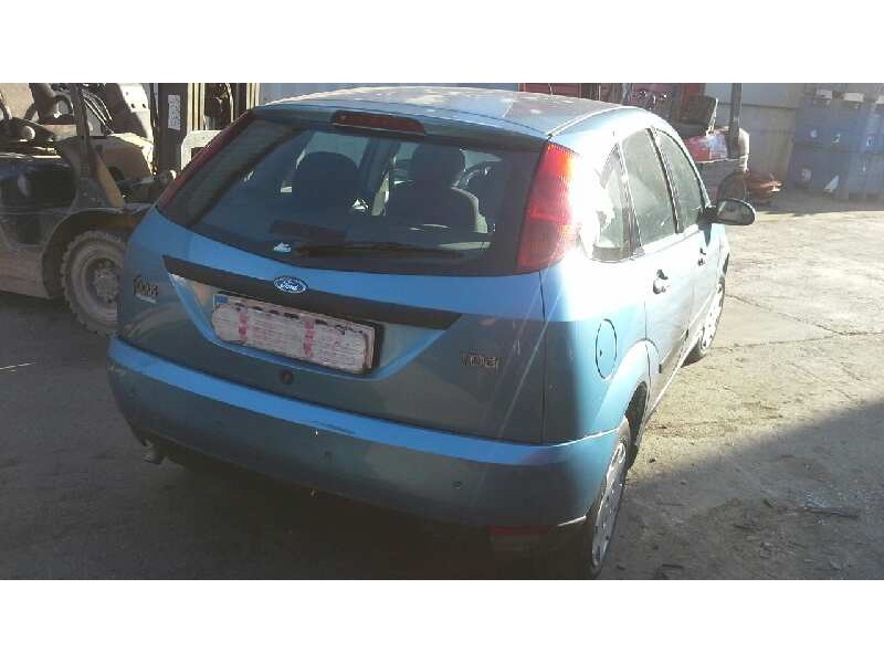 ford focus berlina (cak) del año 2000