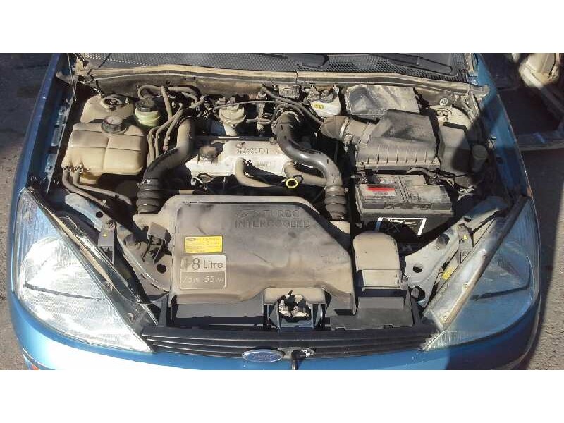 ford focus berlina (cak) del año 2000