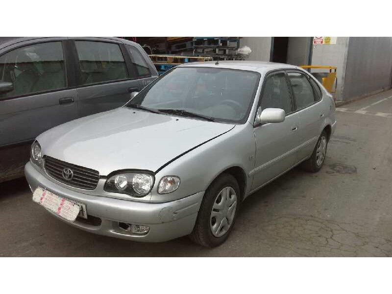 toyota corolla (e11) del año 2000