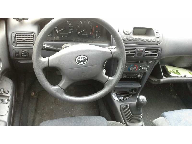toyota corolla (e11) del año 2000