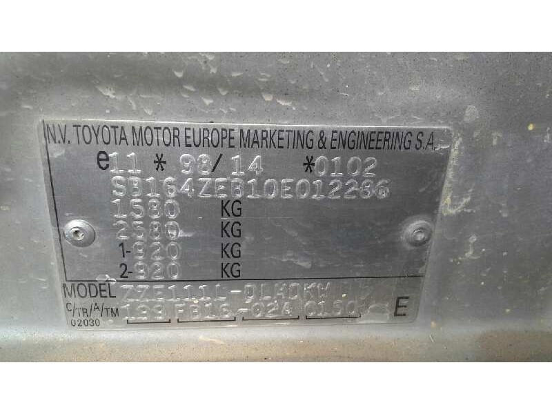 toyota corolla (e11) del año 2000