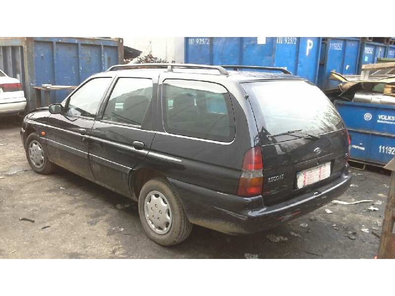 ford escort berlina/turnier del año 1996