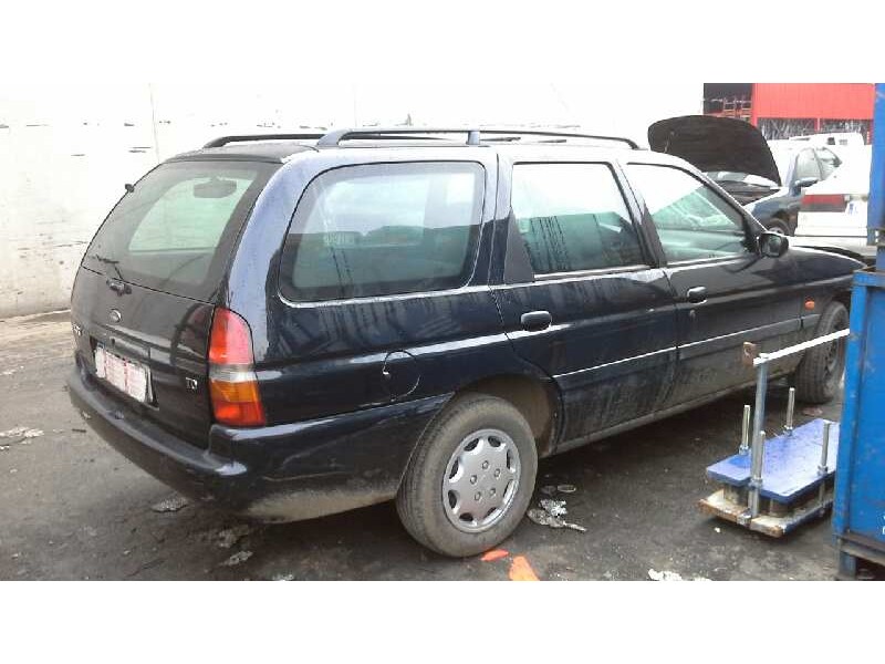 ford escort berlina/turnier del año 1996