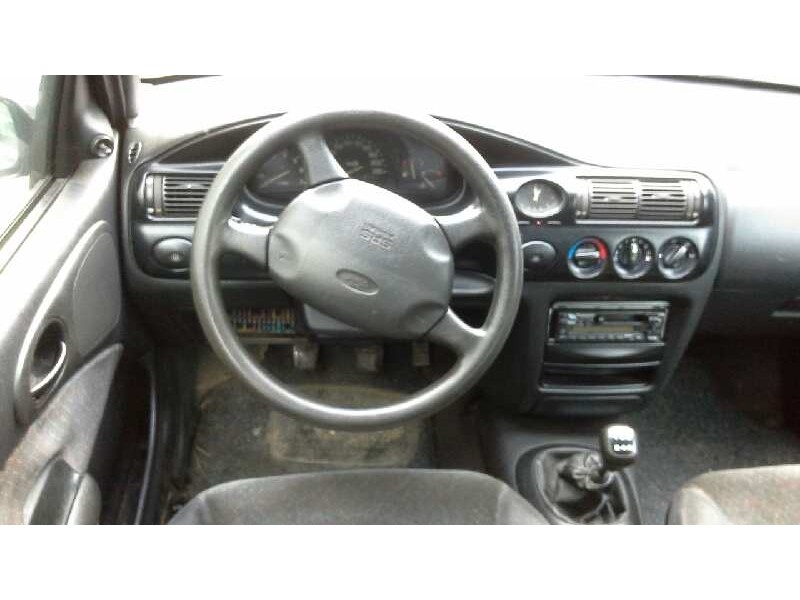 ford escort berlina/turnier del año 1996